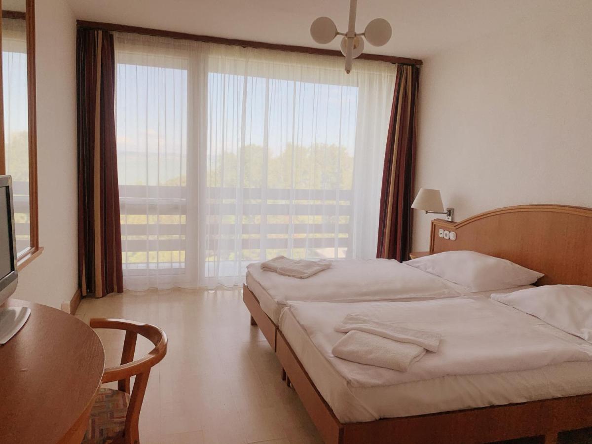 Riviera Park Hotel Balatonföldvár Zewnętrze zdjęcie