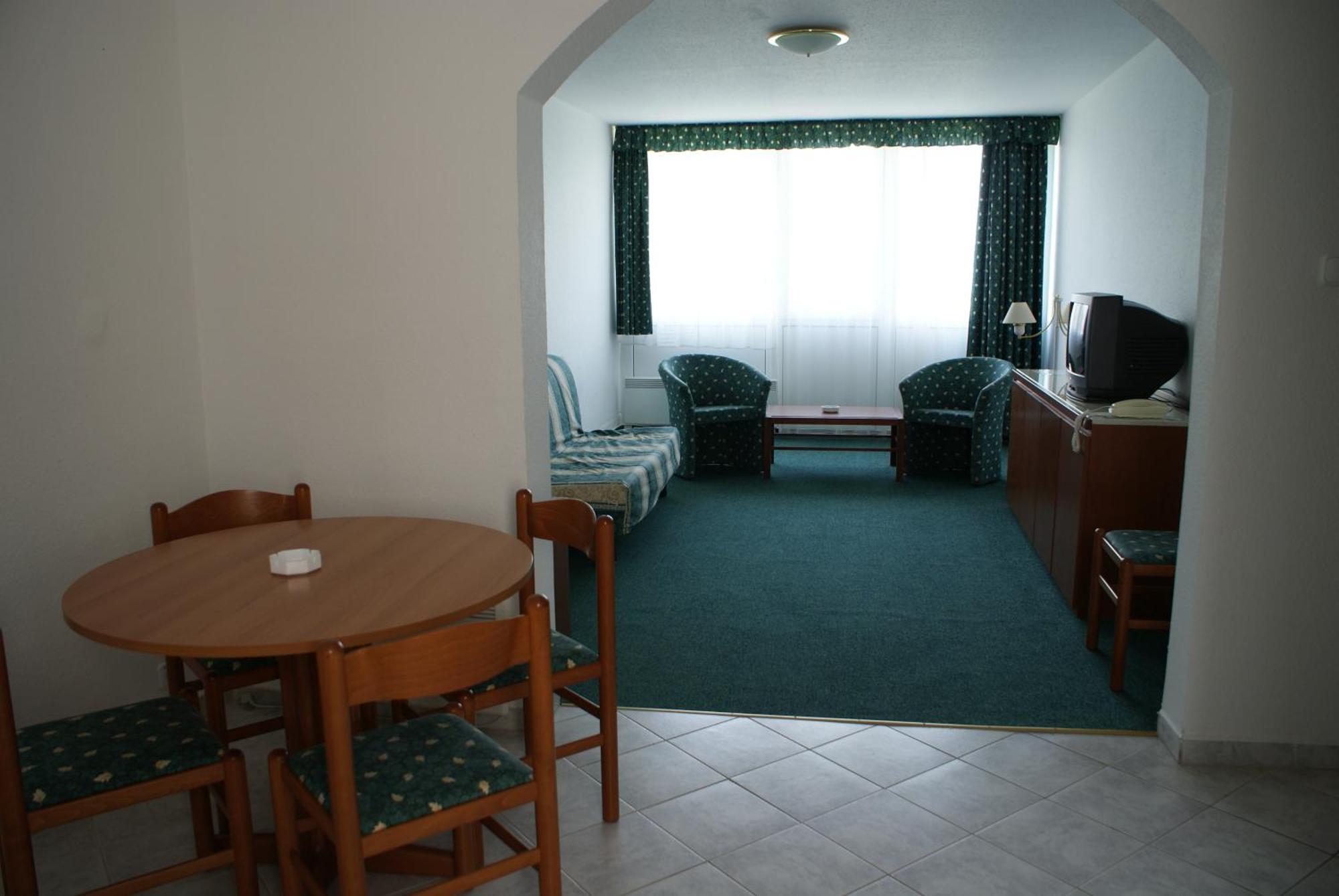 Riviera Park Hotel Balatonföldvár Zewnętrze zdjęcie